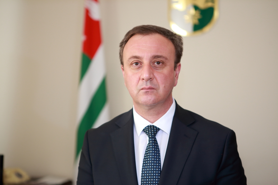 Премьер-министр поздравил медицинских работников с профессиональным праздником