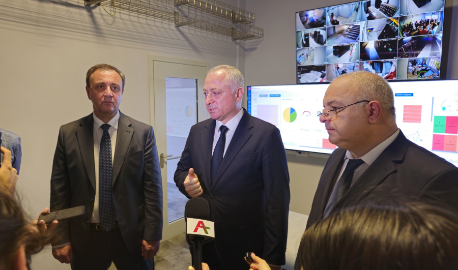 Премьер-министр посетил открытие Государственного центра обработки данных