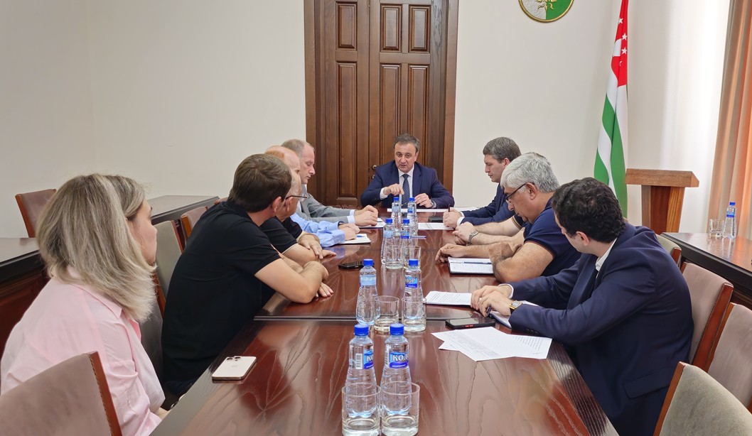 Владимир Делба провел совещание с представителями топливных компаний 